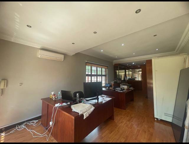1,487M² BUSINESS CENTRE FOR SALE IN ERASMIA